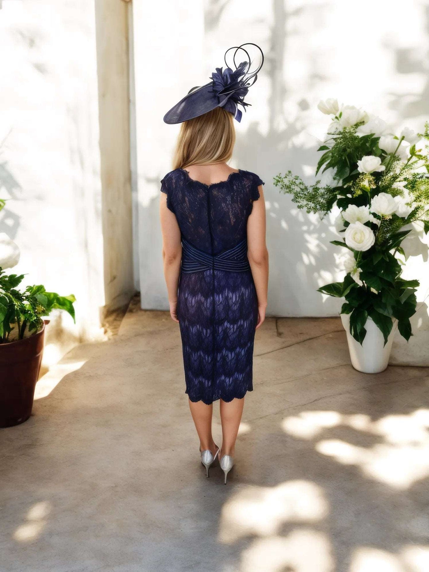 Veni Infantino Shift lace dress in navy features embellished sparkly detailing. The dress also comes with a slight stretch, perfect for the brides mother.